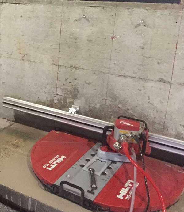 Hydraulic and Electric Wall Saws